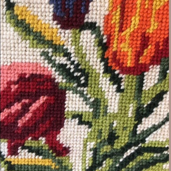 SOLD!!!Tulips Embroidery Framed Multicolor Vintage - Picture 2 of 4